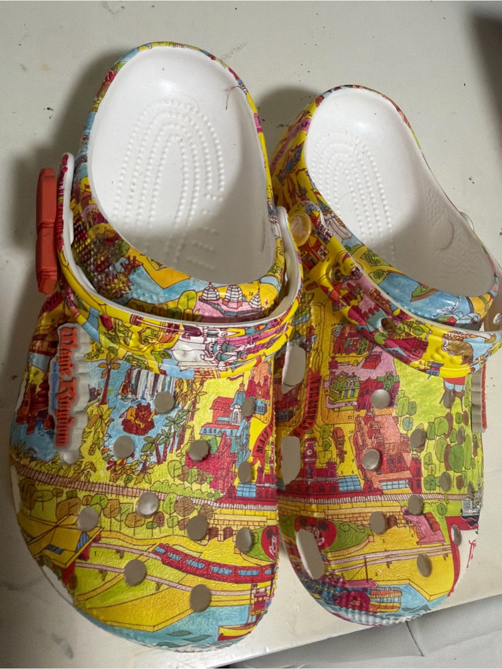 Disney World -Print Clog - Yellow/Multi colored size 8 NWT - Picture 10 of 10
